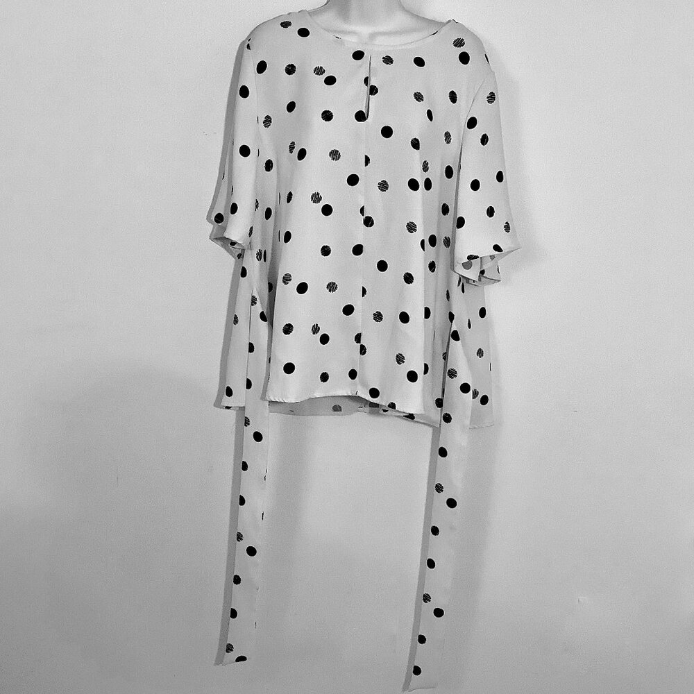 White Top Black Polka Dot XL Massini Round Neck 1/2 Sleeve Attached Tie
